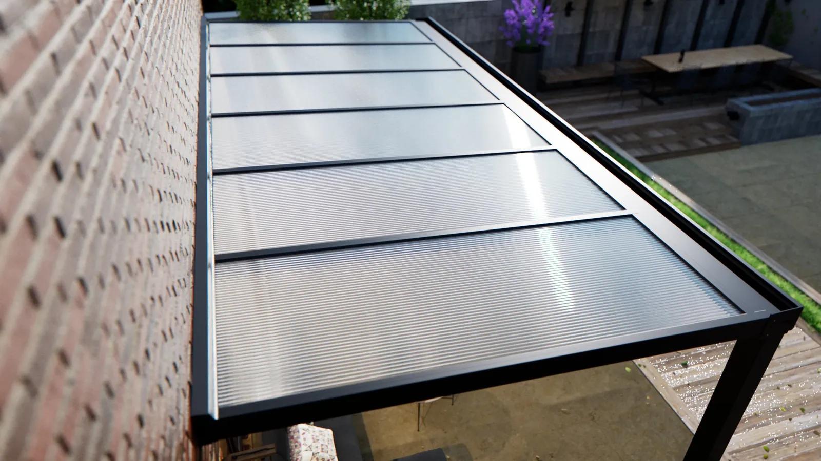 Veranda met polycarbonaat dak in zwart (RAL 9005)